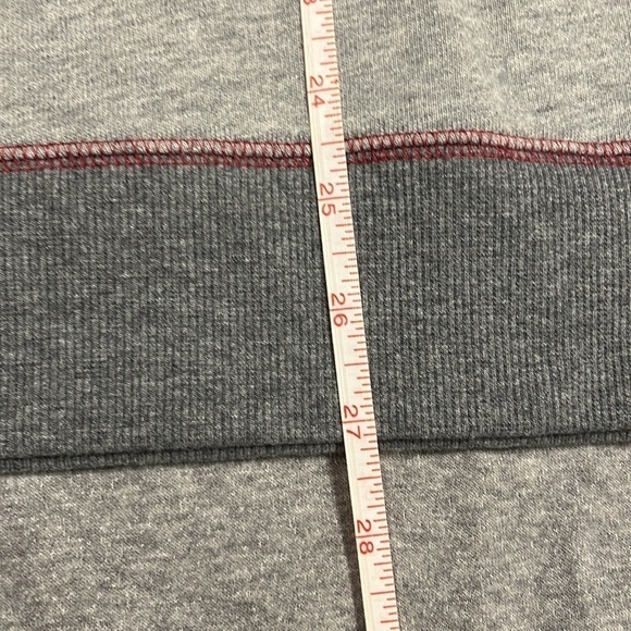 Tony Hawk small gray crew neck. - Picture 9 of 9